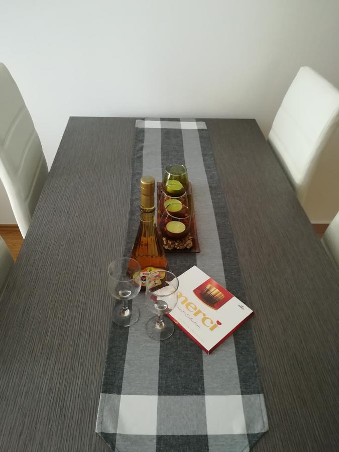 Omega Hotel Doboj Eksteriør billede