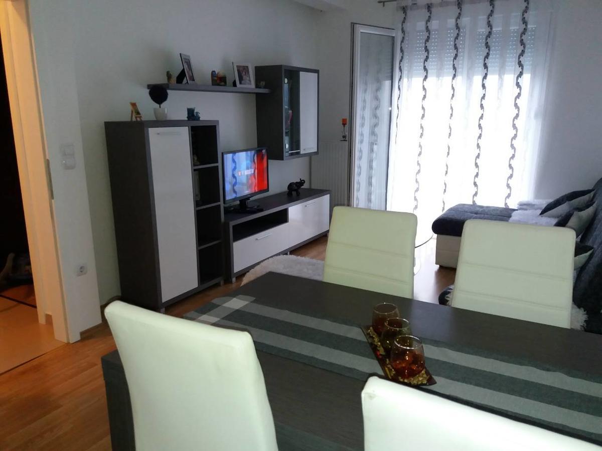 Omega Hotel Doboj Eksteriør billede